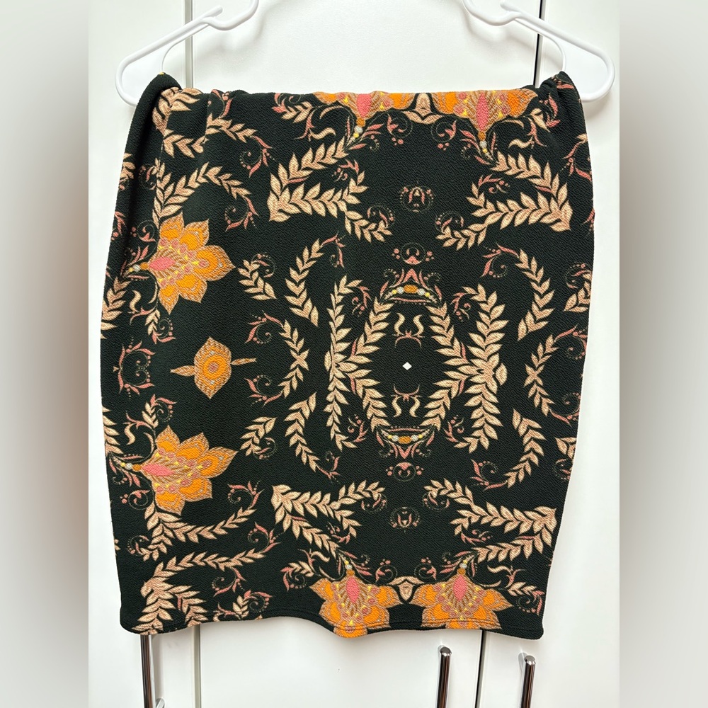 LuLaRoe Cassie Elegant Black and Orange Patterned Skirt size M